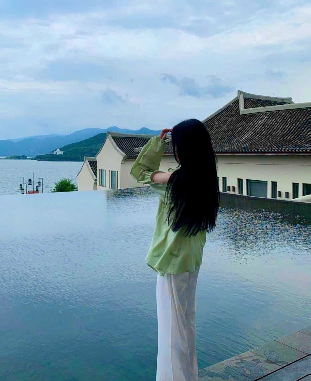 Để Tôi Dạy Lại Cả Nhà Cô