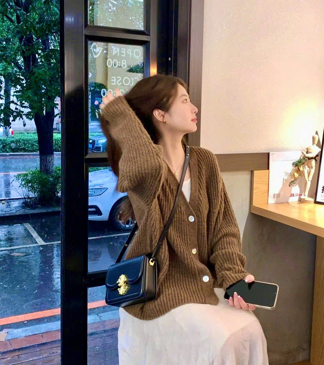 Anh Cũng Chỉ Là Người Thay Thế