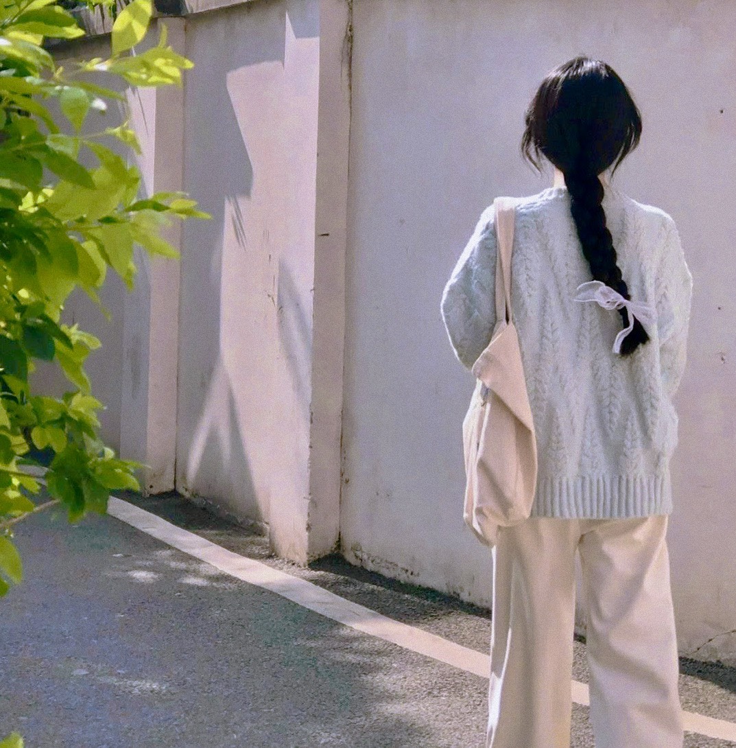 Anh Chỉ Đợi Em Buông Tay