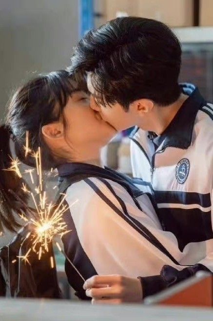 Từ Bạn Cùng Bàn Đến Bạn Cả Đời