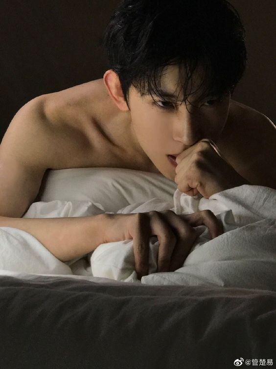 Anh Hàng Xóm Là Kẻ Phản Diện