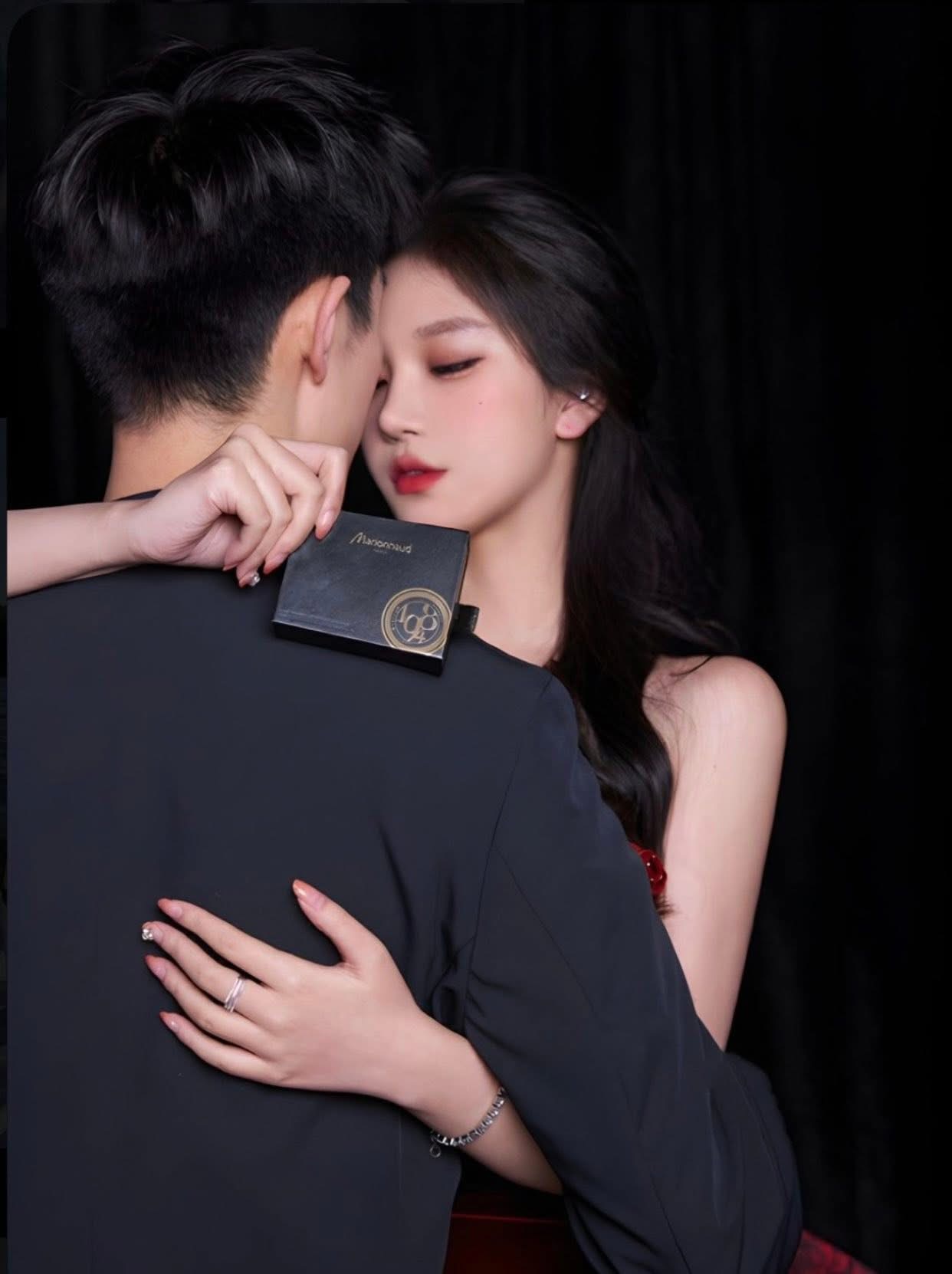 Làm Việc Cả Đời Vì Em