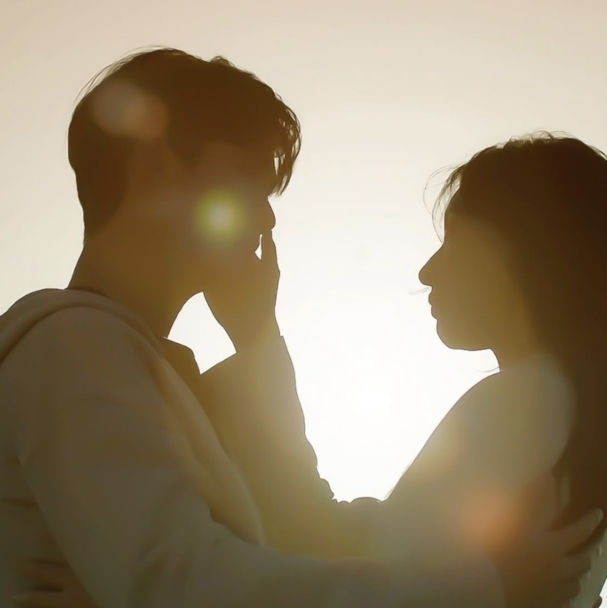Chồng Sang Tên Nhà Cổ Cho Con Trai Của Thư Ký