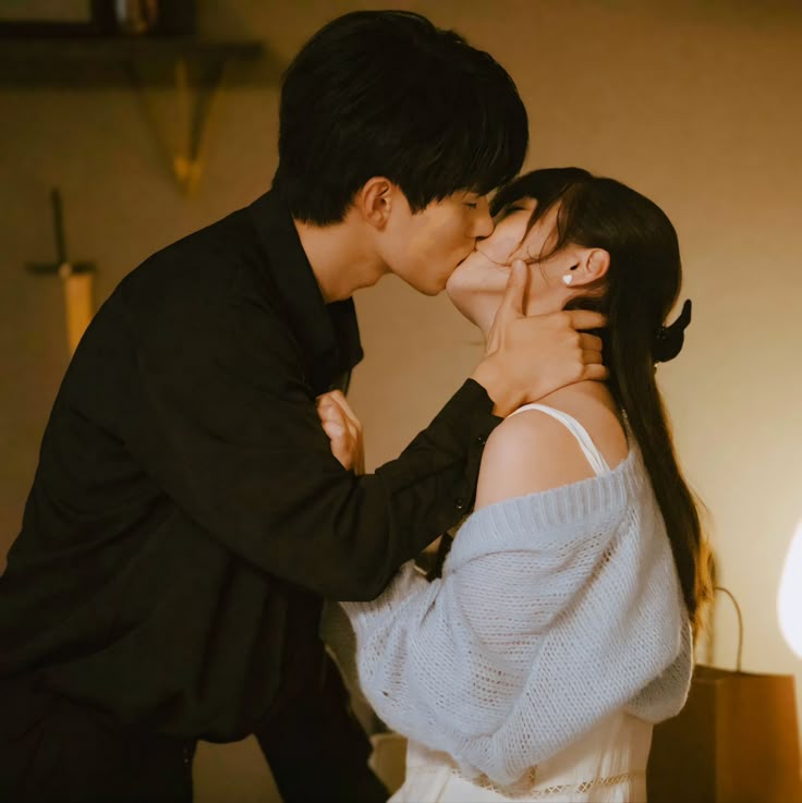 Ba Tháng Đóng Vai Nữ Chính