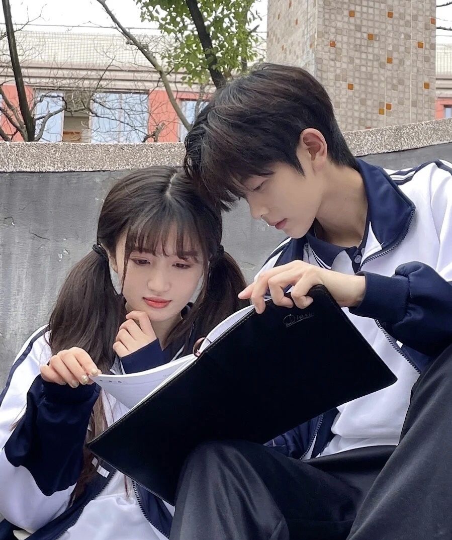 Lạnh Lùng Nhưng Nghiện Khoe Bạn Gái