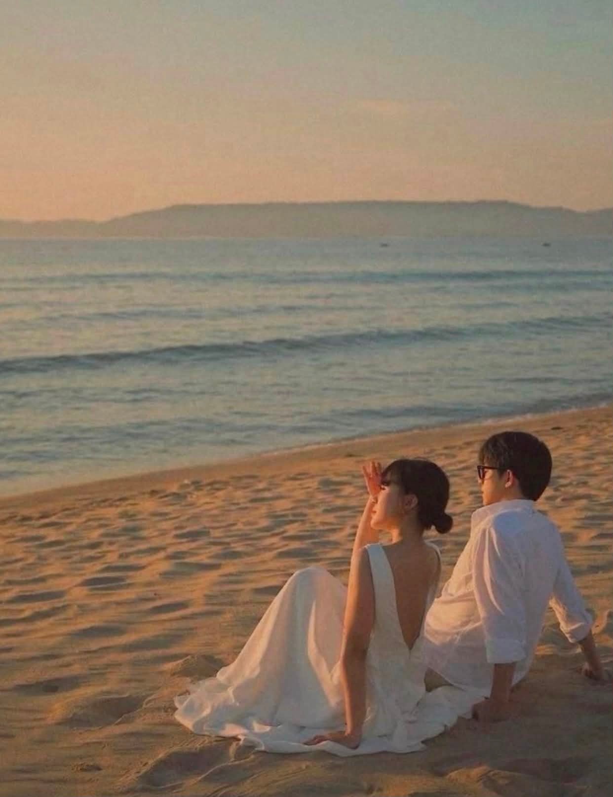 Anh Ở Lại Trong Mưa, Còn Tôi Đi Về Phía Nắng