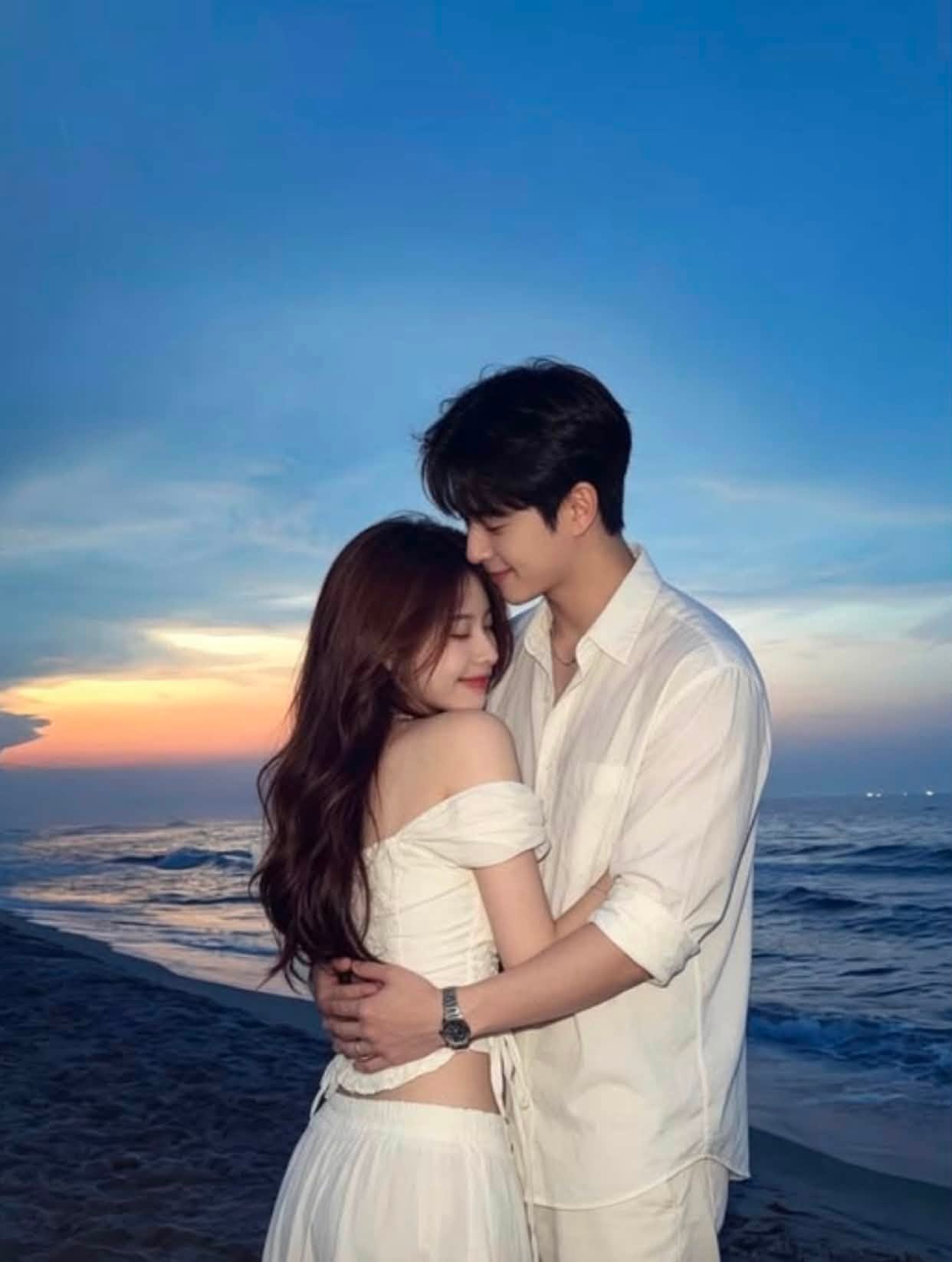 Sau Ly Hôn, Tôi Được Chàng Trai Năm Ấy Cưng Chiều