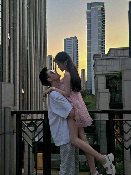 Kim Chủ Tuyệt Tự Bỗng Có Con
