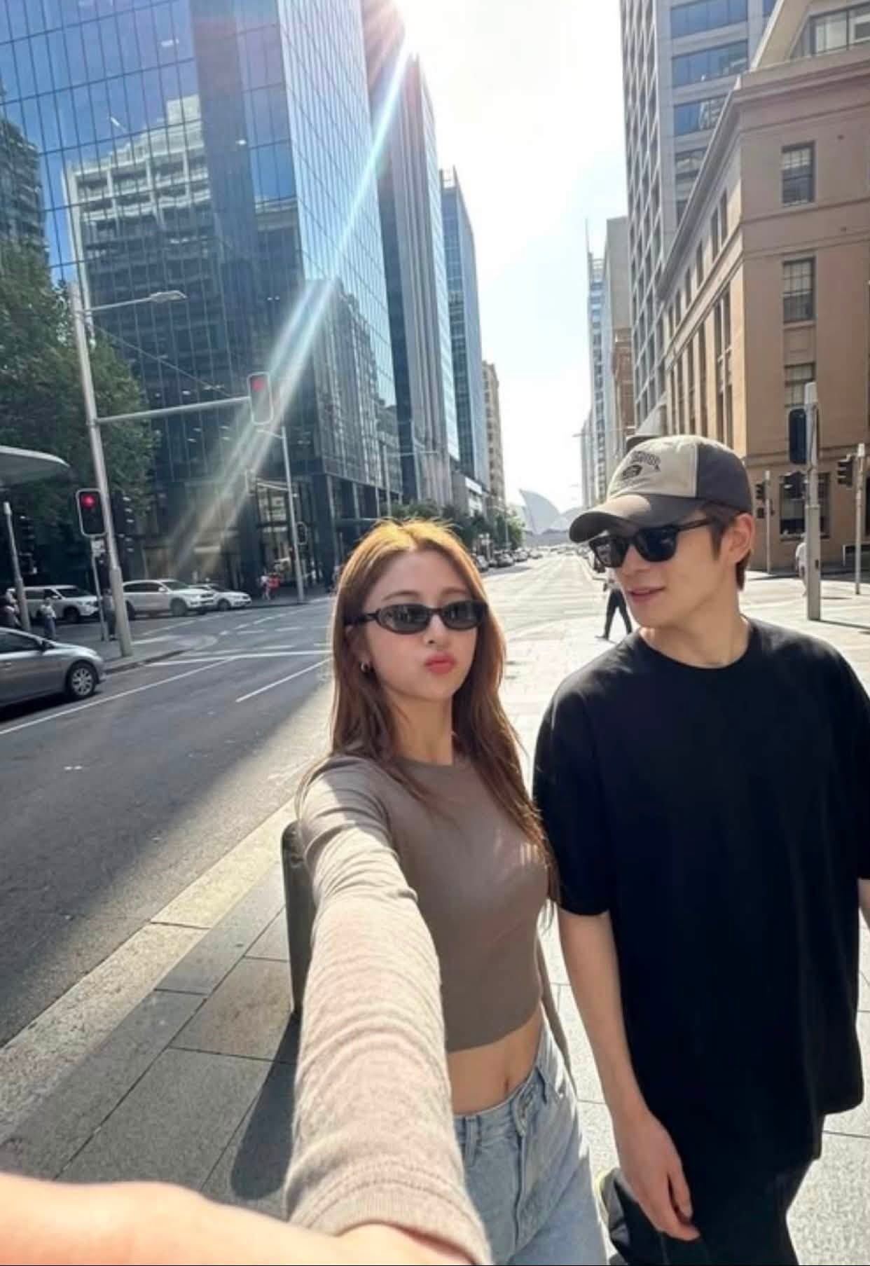 Anh Xem Tôi Là Trò Tiêu Khiển